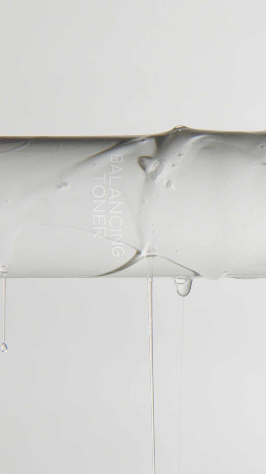 HYDRA BALANCING TONER З АМІНОКИСЛОТАМИ, ВІТАМІНАМИ ТА ТРОЯНДОВОЮ ВОДОЮ