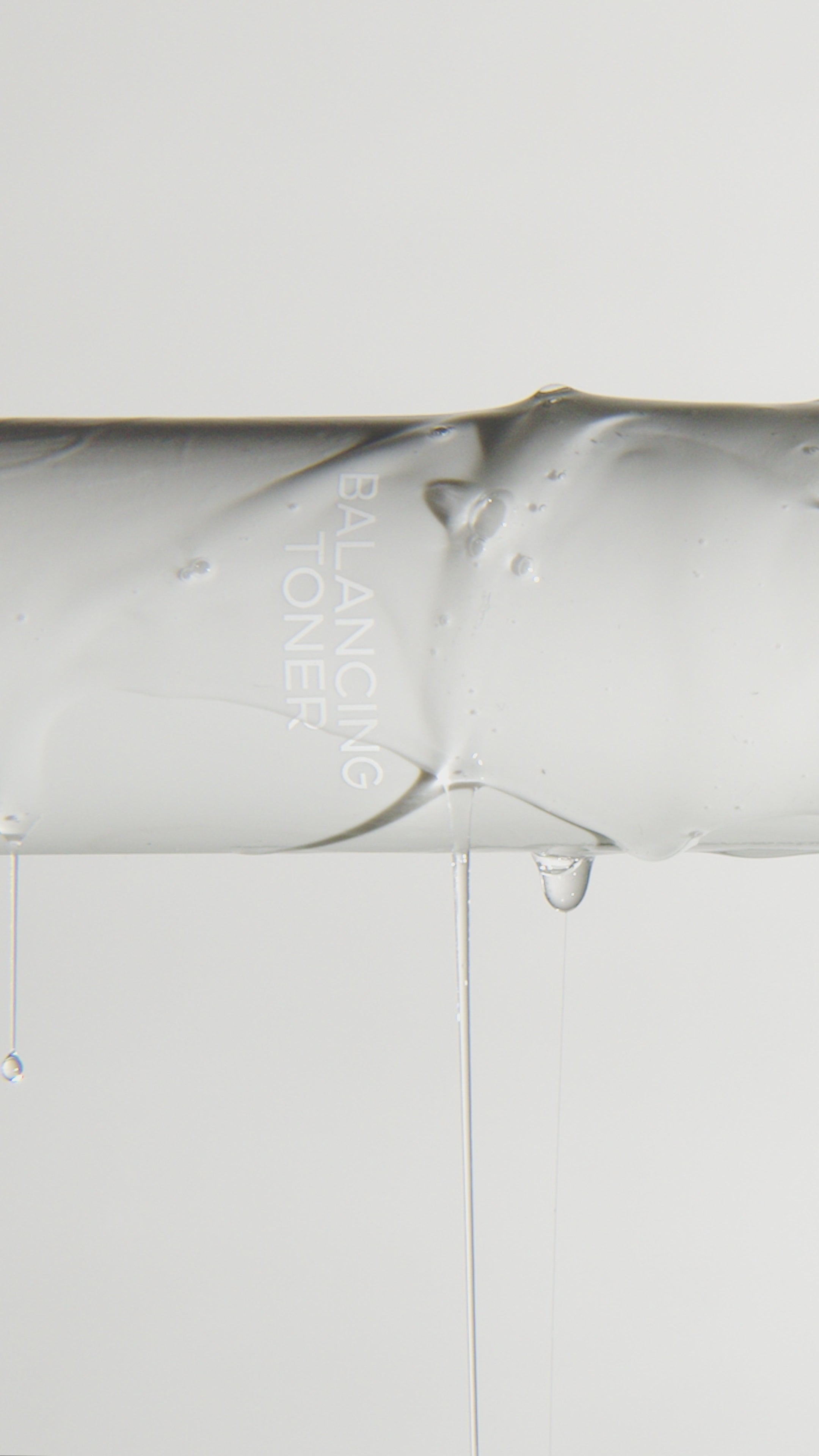 HYDRA BALANCING TONER З АМІНОКИСЛОТАМИ, ВІТАМІНАМИ ТА ТРОЯНДОВОЮ ВОДОЮ